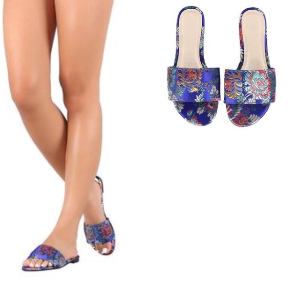 Lovely Blue Floral Sandal 🌺Sale - Picture 5 of 5